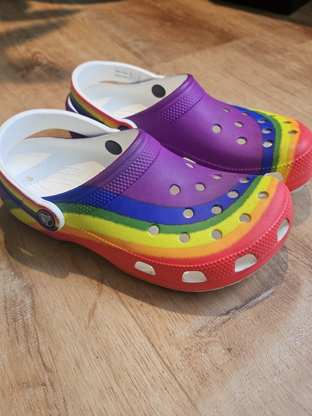 Crocs Classic Rainbow Dye Multicolor Clog Women's 7 Men's Size 5